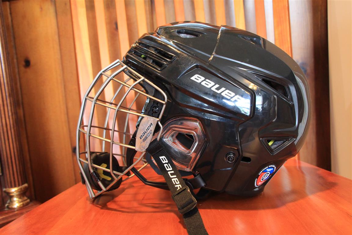 BAUER ReAKT 200 HELMET w/ WHITE CCM CAGE